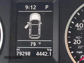 2017 Volkswagen Tiguan Wolfsburg Edition z VIN WVGSV7AXXHW512884, wystawiony jako IAAI lot #42295807 z przebiegiem 79 298 mil mil oraz . Historia ofert i sprzedaży dostępna na DreamBid. Obrazek 15.