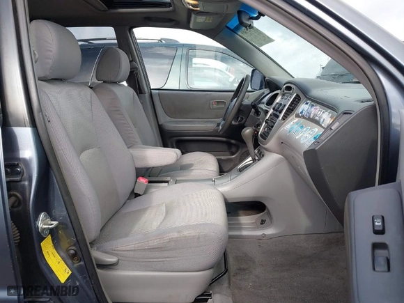 2005 Toyota Highlander with VIN JTEDP21AX50066915, listed as a IAAI auction lot 41927889 with 259,684 mi miles. Bid and sale history available at carsss.com. Image 5.