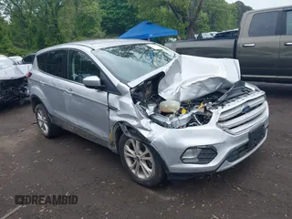 2019 Ford Escape SE z VIN 1FMCU9GD8KUA73154, wystawiony jako IAAI lot #42258644 z przebiegiem 37 090 mil mil oraz . Historia ofert i sprzedaży dostępna na DreamBid. Obrazek 1.
