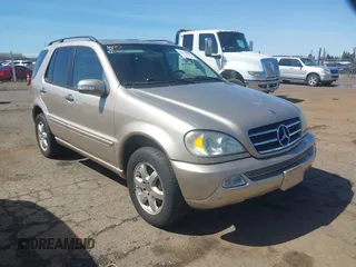 2002 Mercedes-Benz M 320/430/500 with VIN 4JGAB75E92A334273, listed as a IAAI auction lot 41831832 with 132,896 mi miles and . Bid and sale history available at carsss.com. Image 1.