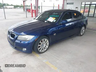 2011 BMW 3 Series 328i xDrive z VIN WBAPK5G55BNN29311, wystawiony jako IAAI lot #42299764 z przebiegiem 163 990 mil mil oraz . Historia ofert i sprzedaży dostępna na DreamBid. Obrazek 2.