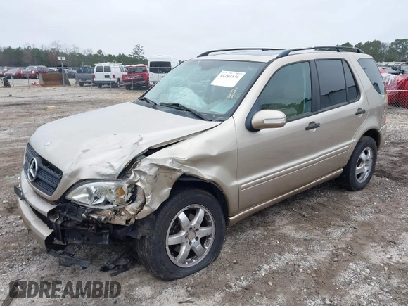 2003 Mercedes-Benz M-Class 3.2L with VIN 4JGAB54E43A383811, listed as a IAAI auction lot 41204136 with 209,327 mi miles. Bid and sale history available at carsss.com. Image 17.