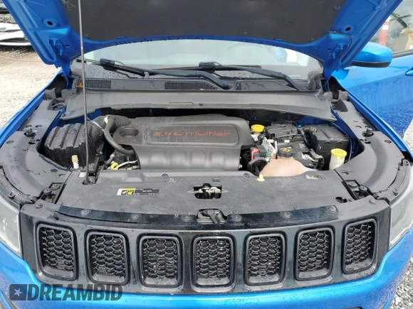 2018 Jeep Compass Latitude z VIN 3C4NJCBB6JT407859, wystawiony jako Copart lot #55506365 z przebiegiem 118 427 mil mil oraz Szkoda całkowita • Salvage title. Historia ofert i sprzedaży dostępna na DreamBid. Obrazek 12.