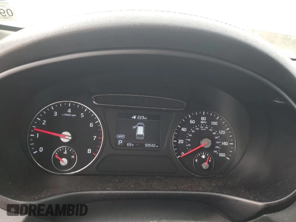 2019 Kia Sorento LX with VIN 5XYPG4A31KG572525, listed as a Copart auction lot 49711215 with 93,542 mi miles and Salvage Title. Bid and sale history available at DreamBid. Image 9.