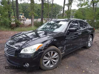 2011 Infiniti M37 with VIN JN1BY1AR5BM374686, listed as a IAAI auction lot 40399732 with 208,337 mi miles. Bid and sale history available at carsss.com. Image 6.