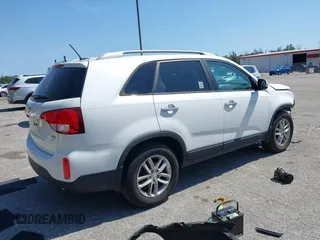 2015 Kia Sorento LX with VIN 5XYKT3A67FG657336, listed as a IAAI auction lot 41761446 with 73,123 mi miles. Bid and sale history available at carsss.com. Image 4.