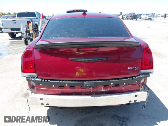 2019 Chrysler 300 with VIN 2C3CCABGXKH686121, listed as a IAAI auction lot 41995862 with 50,577 mi miles. Bid and sale history available at carsss.com. Image 17.