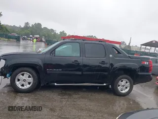 2013 Chevrolet Avalanche LT with VIN 3GNTKFE78DG172219, listed as a IAAI auction lot 42342576 with 95,935 mi miles and . Bid and sale history available at DreamBid. Image 15.