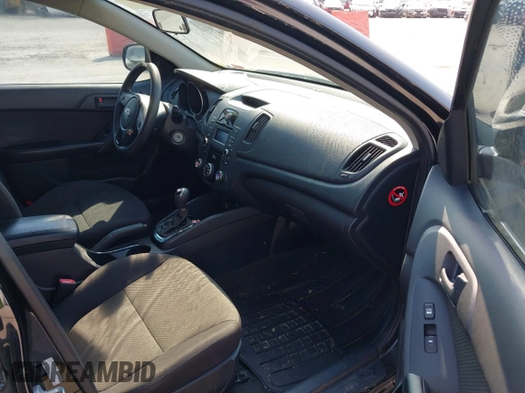 2012 Kia Forte EX with VIN KNAFU4A29C5607086, listed as a IAAI auction lot 41537069 with 204,355 mi miles. Bid and sale history available at carsss.com. Image 5.