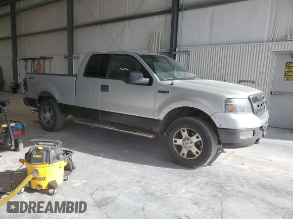2004 Ford F-150 XLT with VIN 1FTPX14564NA72349, listed as a Copart auction lot 52391055 with 253,254 mi miles and Clean Title. Bid and sale history available at carsss.com. Image 4.