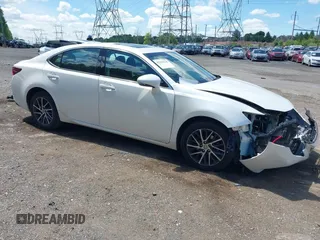 2018 Lexus ES 350 z VIN 58ABK1GG4JU094782, wystawiony jako IAAI lot #42219428 z przebiegiem 63 887 mil mil oraz . Historia ofert i sprzedaży dostępna na DreamBid. Obrazek 1.