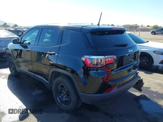 2018 Jeep Compass Sport with VIN 3C4NJCAB3JT368651, listed as a IAAI auction lot 40860158 with 69,801 mi miles. Bid and sale history available at carsss.com. Image 3.