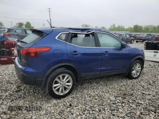 2017 Nissan Rogue SV with VIN JN1BJ1CR2HW111019, listed as a Copart auction lot 57762695 with 80,469 mi miles and Clean title. Bid and sale history available at DreamBid. Image 3.