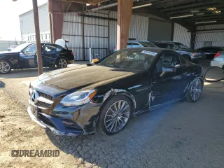 2020 Mercedes-Benz SLC 300 z VIN WDDPK3JA1LF166763, wystawiony jako Copart lot #82894704 z przebiegiem 37 870 mil mil oraz Szkody całkowita. Historia ofert i sprzedaży dostępna na DreamBid. Obrazek 1.