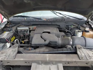 2004 Ford Expedition Special Service with VIN 1FMPU16L24LA37285, listed as a IAAI auction lot 41865431 with 244,616 mi miles. Bid and sale history available at carsss.com. Image 10.