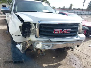 2008 GMC Sierra 1500 SLE1 with VIN 3GTEK13JX8G304275, listed as a IAAI auction lot 41249001 with 195,116 mi miles. Bid and sale history available at carsss.com. Image 6.