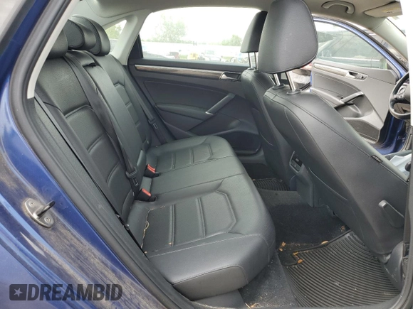 2017 Volkswagen Passat SE z VIN 1VWBT7A34HC005632, wystawiony jako Copart lot #54880335 z przebiegiem 67 425 mil mil oraz Szkoda całkowita • Salvage title. Historia ofert i sprzedaży dostępna na DreamBid. Obrazek 10.