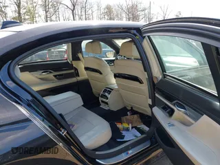 2021 BMW 7 Series 750i xDrive with VIN WBA7U2C05MCF72521, listed as a IAAI auction lot 41763182 with 68,668 mi miles and . Bid and sale history available at DreamBid. Image 8.