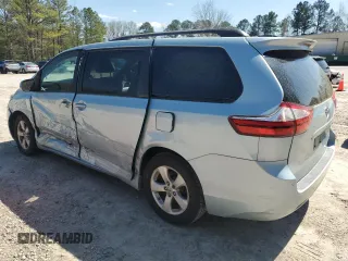 2017 Toyota Sienna LE Auto Access Seat with VIN 5TDKZ3DC5HS798928, listed as a Copart auction lot 50692595 with 282,158 mi miles and Salvage Title. Bid and sale history available at carsss.com. Image 2.