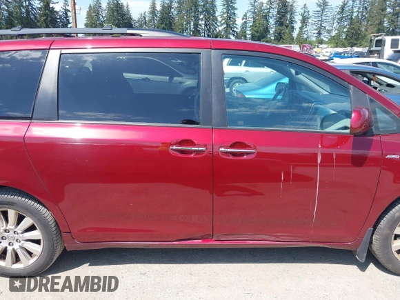2017 Toyota Sienna XLE z VIN 5TDDZ3DC8HS174064, wystawiony jako IAAI lot #42176251 z przebiegiem 193 220 mil mil oraz . Historia ofert i sprzedaży dostępna na DreamBid. Obrazek 13.