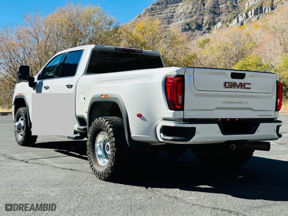 2020 GMC Sierra 3500HD Denali with VIN 1GT49WEY8LF294337, listed as a Copart auction lot 80059994 with 48,410 mi miles and Salvage Title. Bid and sale history available at carsss.com. Image 3.