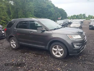 2017 Ford Explorer XLT с VIN 1FM5K8D82HGA39945, выставлен на аукционе IAAI как лот 42610326 с пробегом 9 350 миль миль и . История ставок и продаж доступна на DreamBid. Изображение 13.