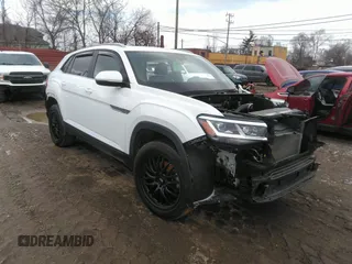 2020 Volkswagen Atlas SE with VIN 1V26E2CA0LC211728, listed as a IAAI auction lot 41726981 with 122,524 mi miles and . Bid and sale history available at DreamBid. Image 1.