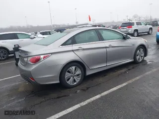 2013 Hyundai Sonata Hybrid Limited with VIN KMHEC4A4XDA050373, listed as a IAAI auction lot 41846776 with 183,863 mi miles. Bid and sale history available at carsss.com. Image 4.