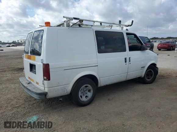 2001 Chevrolet Astro Cargo with VIN 1GCDM19W61B141888, listed as a Copart auction lot 45130465 with Not Provided miles and Salvage Title. Bid and sale history available at carsss.com. Image 3.