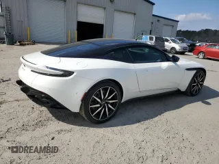 2019 Aston Martin DB11 V8 z VIN SCFRMFAW0KGL05298, wystawiony jako Copart lot #41977185 z przebiegiem 21 000 mil mil oraz Nie do naprawy. Historia ofert i sprzedaży dostępna na DreamBid. Obrazek 3.