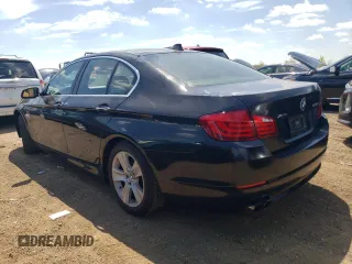 2013 BMW 5 Series 528i xDrive z VIN WBAXH5C51DDW13929, wystawiony jako Copart lot #55298965 z przebiegiem 113 810 mil mil oraz Szkoda całkowita • Salvage title. Historia ofert i sprzedaży dostępna na DreamBid. Obrazek 2.