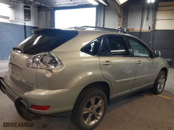2007 Lexus RX 400h with VIN JTJHW31U372025295, listed as a IAAI auction lot 41787359 with 139,537 mi miles. Bid and sale history available at carsss.com. Image 6.