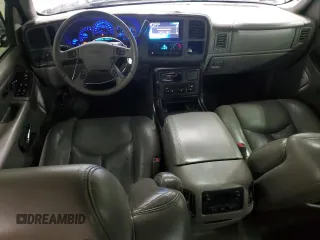 2006 GMC Sierra Denali z VIN 2GTEK63N661185470, wystawiony jako Copart lot #85517684 z przebiegiem 154 457 mil mil oraz Szkoda całkowita • Salvage title. Historia ofert i sprzedaży dostępna na DreamBid. Obrazek 8.