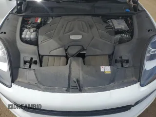 2022 Porsche Cayenne z VIN WP1AA2AY2NDA04695, wystawiony jako Copart lot #52499635 z przebiegiem 25 087 mil mil oraz Szkoda całkowita • Salvage title. Historia ofert i sprzedaży dostępna na DreamBid. Obrazek 12.