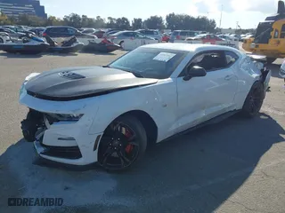 2020 Chevrolet Camaro 1SS with VIN 1G1FE1R72L0137049, listed as a IAAI auction lot 41507341 with 28,800 mi miles. Bid and sale history available at carsss.com. Image 18.