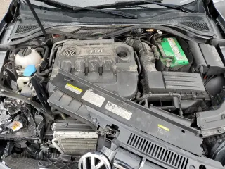 2015 Volkswagen Passat Trendline with VIN 1VWAV7A38FC041679, listed as a Copart auction lot 53419724 with 123,868 mi miles and Salvage title. Bid and sale history available at DreamBid. Image 11.