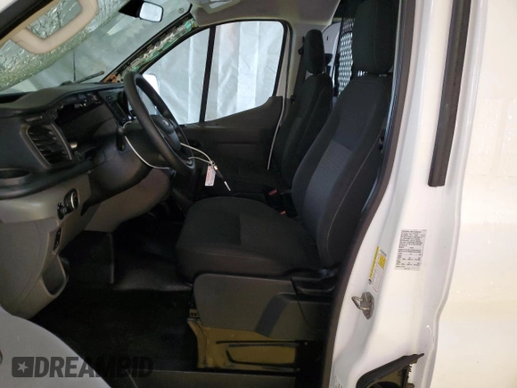 2023 Ford Transit Cargo z VIN 1FTBR1Y83PKB06391, wystawiony jako Copart lot #57686765 z przebiegiem Nie podano mil oraz Czysty tytuł • Clean title. Historia ofert i sprzedaży dostępna na DreamBid. Obrazek 7.