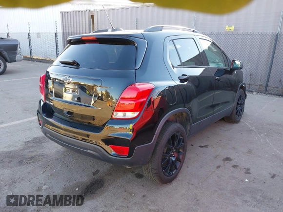 2021 Chevrolet Trax LT with VIN KL7CJPSB9MB342992, listed as a IAAI auction lot 41667044 with 52,289 mi miles. Bid and sale history available at carsss.com. Image 4.