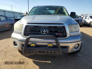 2013 Toyota Tundra z VIN 5TFEM5F14DX052283, wystawiony jako Copart lot #83600634 z przebiegiem 172 647 mil mil oraz Szkoda całkowita • Salvage title. Historia ofert i sprzedaży dostępna na DreamBid. Obrazek 5.