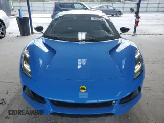 2024 Lotus Emira First Edition z VIN SCCLEKAX2RHA11233, wystawiony jako Copart lot #72567594 z przebiegiem 1572 mil mil oraz Szkody całkowita. Historia ofert i sprzedaży dostępna na DreamBid. Obrazek 5.