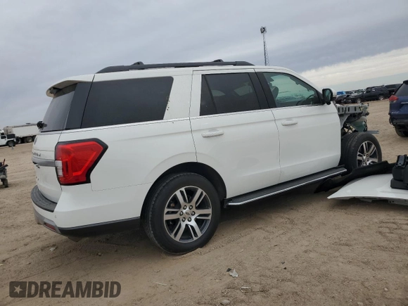 2022 Ford Expedition XLT with VIN 1FMJU1JT9NEA09633, listed as a Copart auction lot 45299235 with 75,486 mi miles and Salvage title. Bid and sale history available at DreamBid. Image 3.