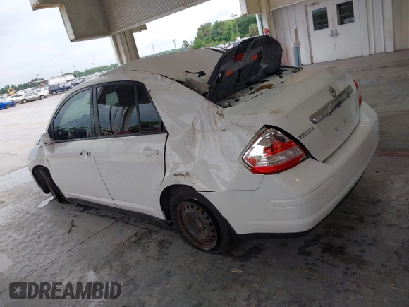 2010 Nissan Versa S с VIN 3N1BC1AP8AL391813, выставлен на аукционе IAAI как лот 42224883 с пробегом 103 839 миль миль и . История ставок и продаж доступна на DreamBid. Изображение 15.