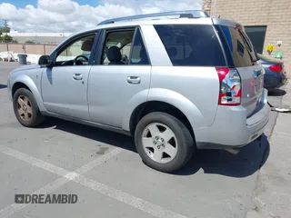 2007 Saturn VUE V6 z VIN 5GZCZ53467S873263, wystawiony jako IAAI lot #42253824 z przebiegiem 157 810 mil mil oraz . Historia ofert i sprzedaży dostępna na DreamBid. Obrazek 3.