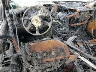 2005 GMC Sierra Denali z VIN 2GTEK63N651271425, wystawiony jako Copart lot #66397764 z przebiegiem Nie podano mil oraz Szkody całkowita. Historia ofert i sprzedaży dostępna na DreamBid. Obrazek 8.