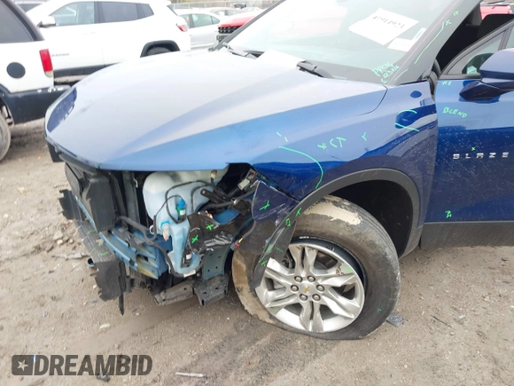 2022 Chevrolet Blazer LT z VIN 3GNKBCR47NS120010, wystawiony jako IAAI lot #41914923 z przebiegiem 31 625 mil mil oraz . Historia ofert i sprzedaży dostępna na DreamBid. Obrazek 6.