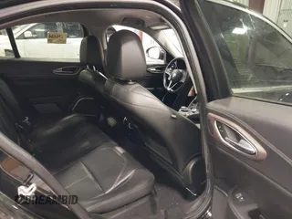 2017 Alfa Romeo Giulia Ti z VIN ZARFAECN7H7554902, wystawiony jako IAAI lot #41599442 z przebiegiem 84 045 mil mil oraz . Historia ofert i sprzedaży dostępna na DreamBid. Obrazek 8.