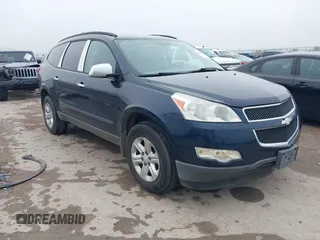 2012 Chevrolet Traverse LS z VIN 1GNKRFED1CJ327462, wystawiony jako IAAI lot #42161742 z przebiegiem 231 729 mil mil oraz . Historia ofert i sprzedaży dostępna na DreamBid. Obrazek 1.