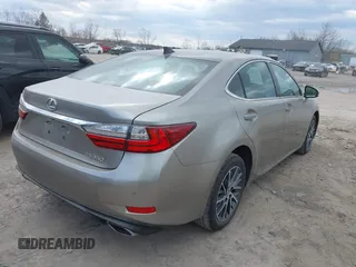 2018 Lexus ES with VIN 58ABK1GG4JU087587, listed as a IAAI auction lot 41869620 with 41,792 mi miles. Bid and sale history available at carsss.com. Image 4.