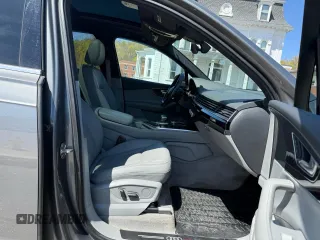 2017 Audi Q7 Premium Plus with VIN WA1LAAF77HD019521, listed as a Copart auction lot 54964215 with 115,978 mi miles and Clean Title. Bid and sale history available at carsss.com. Image 5.