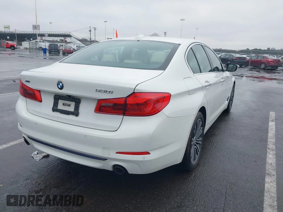 2018 BMW 5 Series 530i xDrive z VIN WBAJA7C52JWC75823, wystawiony jako IAAI lot #41544671 z przebiegiem 138 327 mil mil oraz . Historia ofert i sprzedaży dostępna na DreamBid. Obrazek 4.